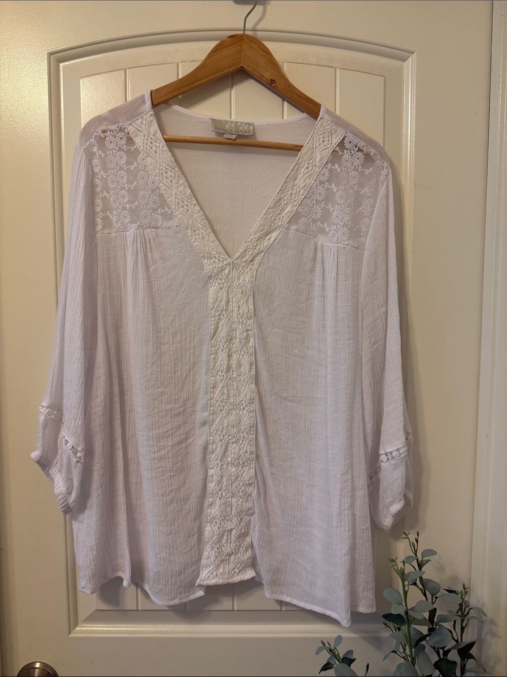 Carolyn Taylor White Lace-Trim V-Neck Tunic